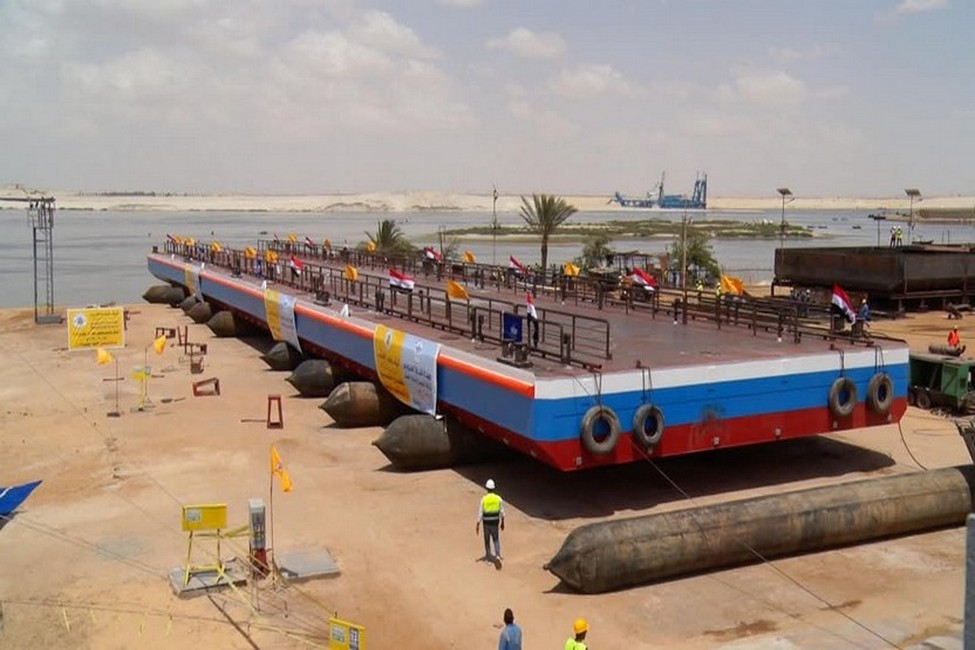 Construction and launching of the first floating pontoon bridge in Ismailia - Egypt